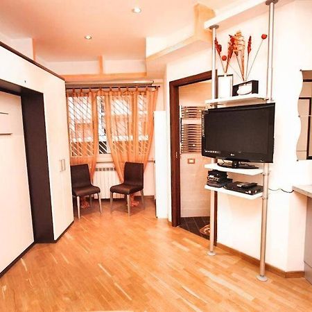 Petite Home In Рим Экстерьер фото