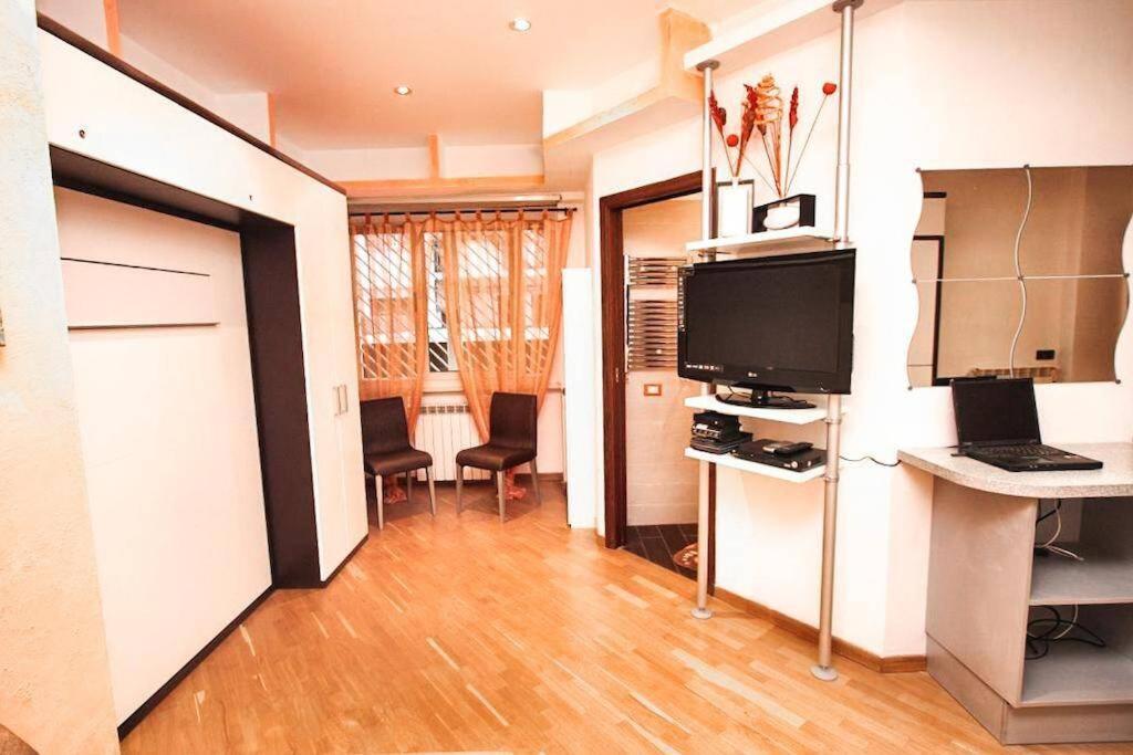 Petite Home In Рим Экстерьер фото
