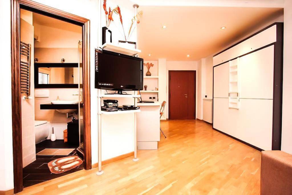 Petite Home In Рим Экстерьер фото
